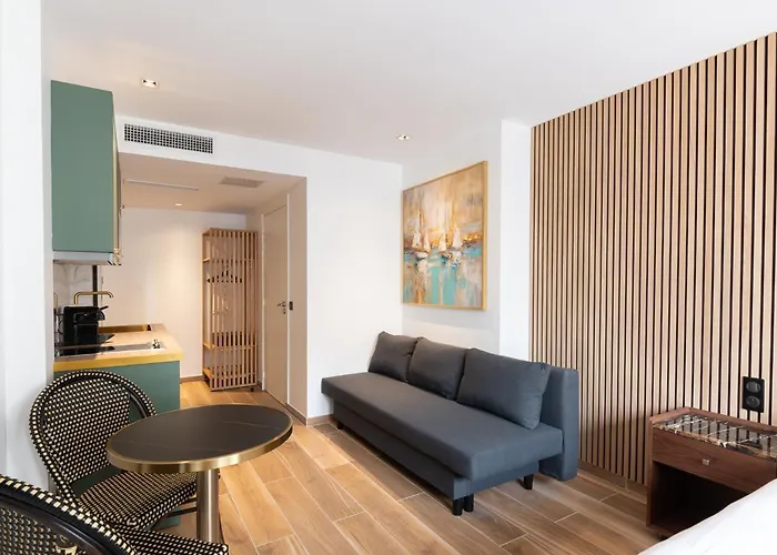 Les Hcr 4* Parigi